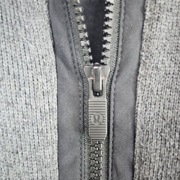 Lululemon Black Gray Heathered Its Fleecing Cold Zip Up Jacket Size 6 - Picture 6 of 9